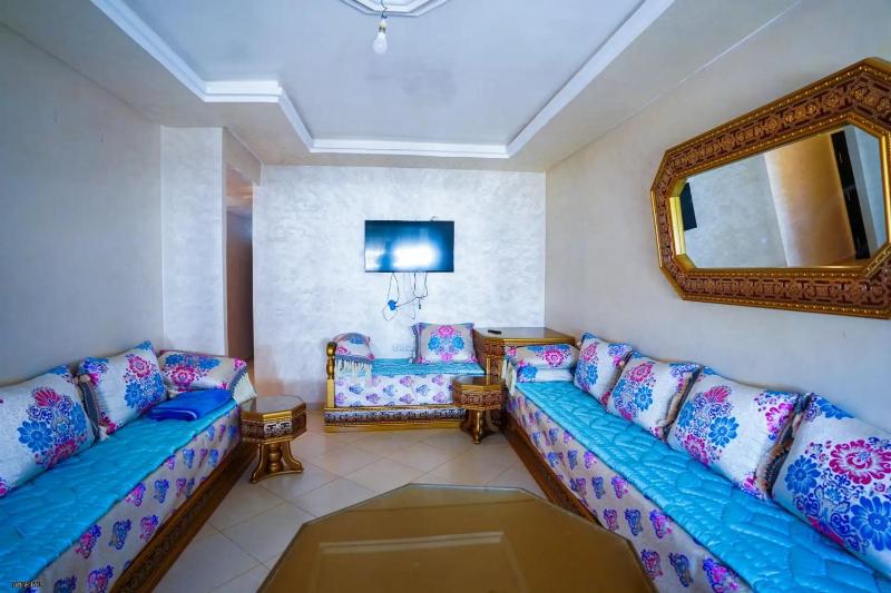 Charming 2-Bedroom Apartment with Shared Pool in Martil - image 12