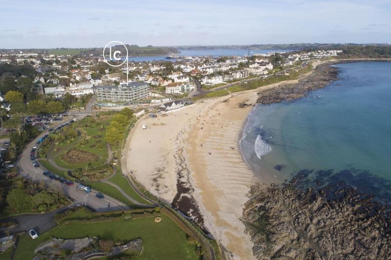Oceans Eleven - Sea view - Secure parking - Footsteps from beach - image 32