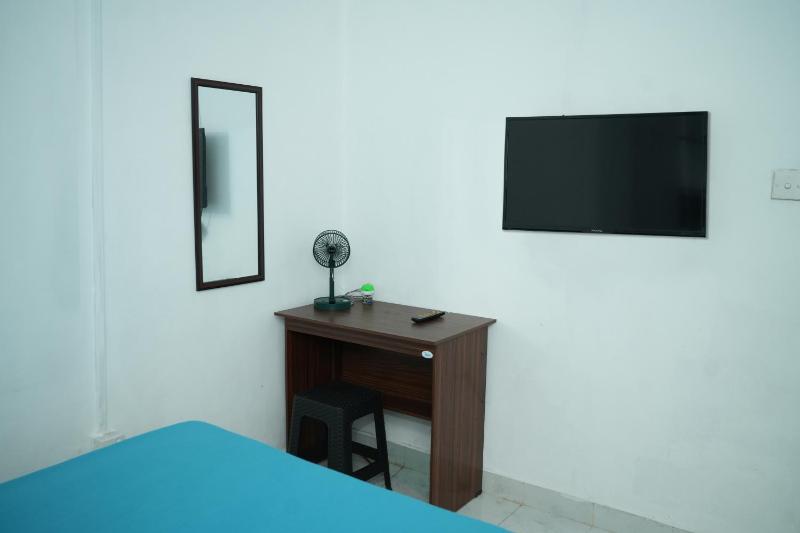 Private Home & Rooms - image 4