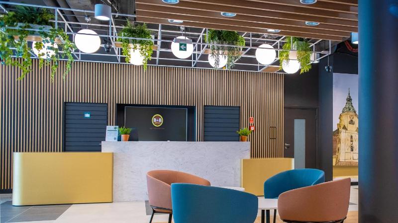B&B HOTEL Kielce Centrum - image 1