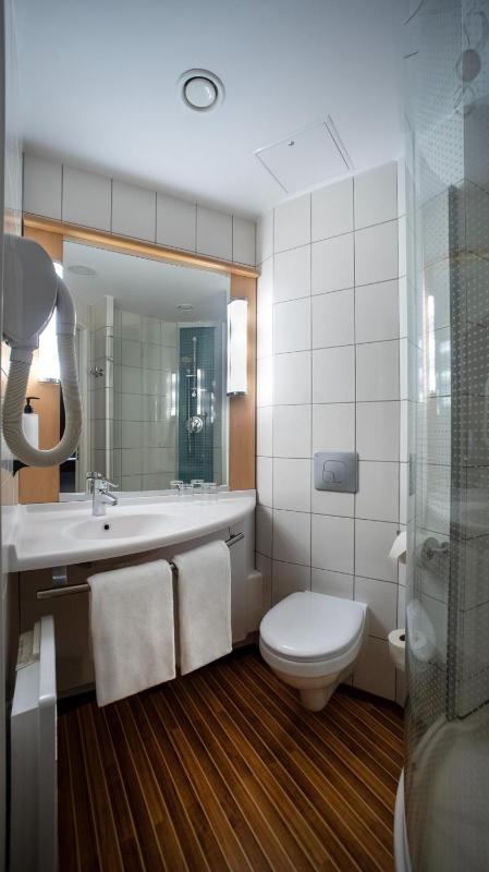B&B HOTEL Kielce Centrum - image 45