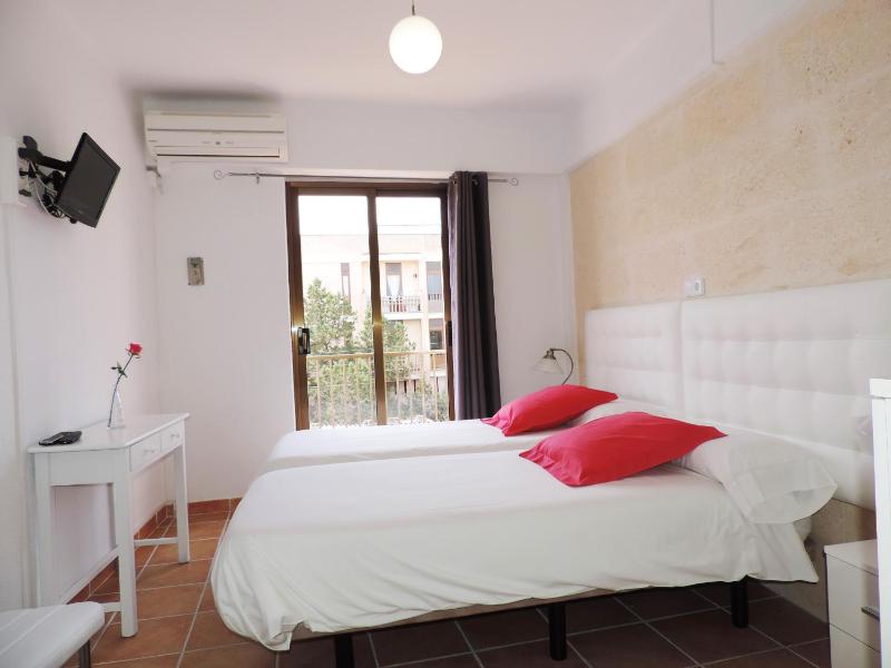 Economy Twin Studio without kitchen (2 Adults) image 3