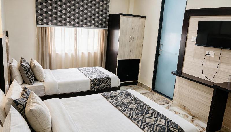 Hotel The Grand Shelter Elite Most Luxury Air Condition Rooms With Free Parking And Wifi !!! Highly Recommended Hotel Near Taj Mahal - image 8
