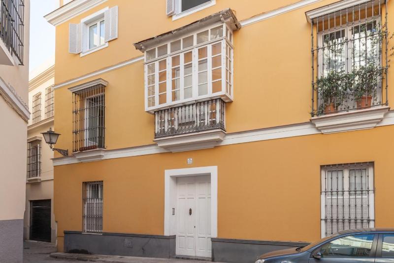 CR City Centre Apartment Balcony - image 2