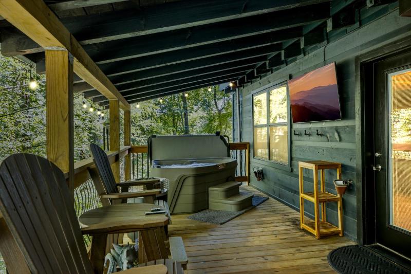 Whispering Waters cabin - image 38