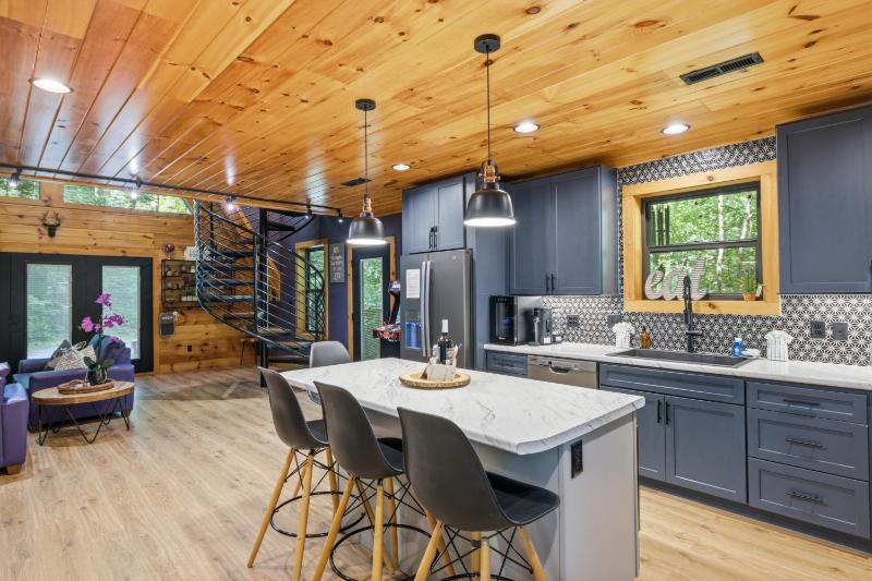 Whispering Waters cabin - image 21