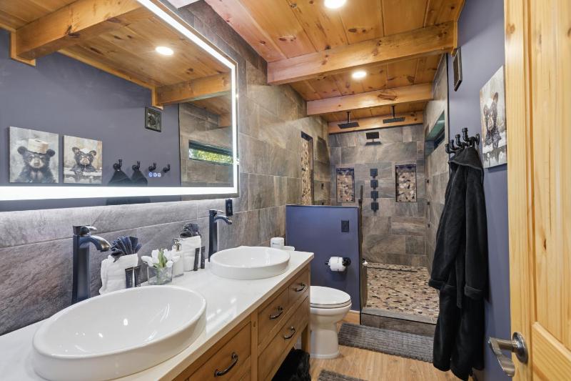 Whispering Waters cabin - image 25