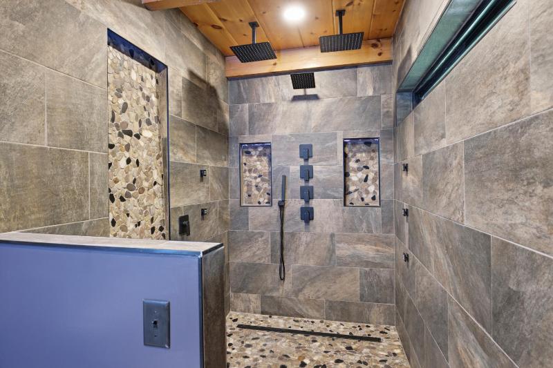 Whispering Waters cabin - image 18