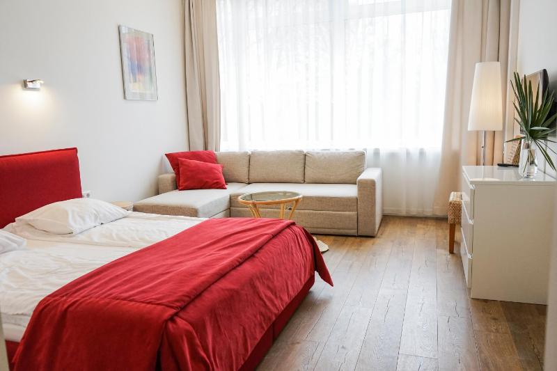 Deluxe Double Room with Kitchenette image 2