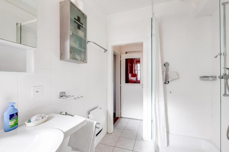 Casa Naima: Family House | Terrace & Peaceful Location - Happy Rentals - image 28