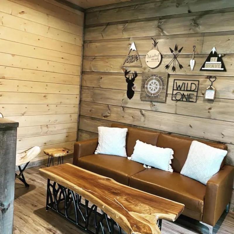 Mt LeConte Views 3 Kings Sleeps 12 Hot Tub - image 26