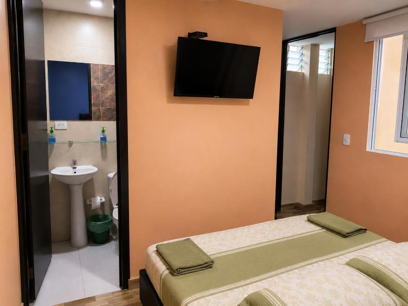 Hostal Avanza - image 9