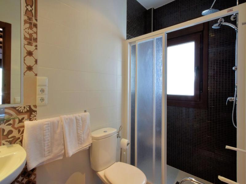 Beautifully villa with Jacuzzi - image 30
