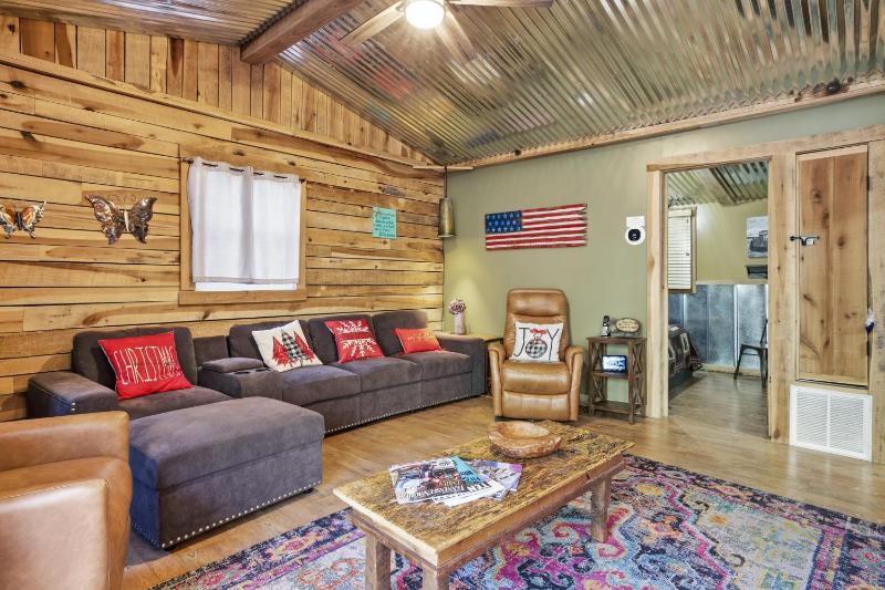 Creekbend Retreat cabin - image 39