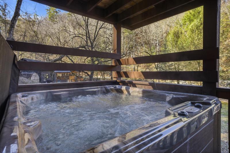 Creekbend Retreat cabin - image 34