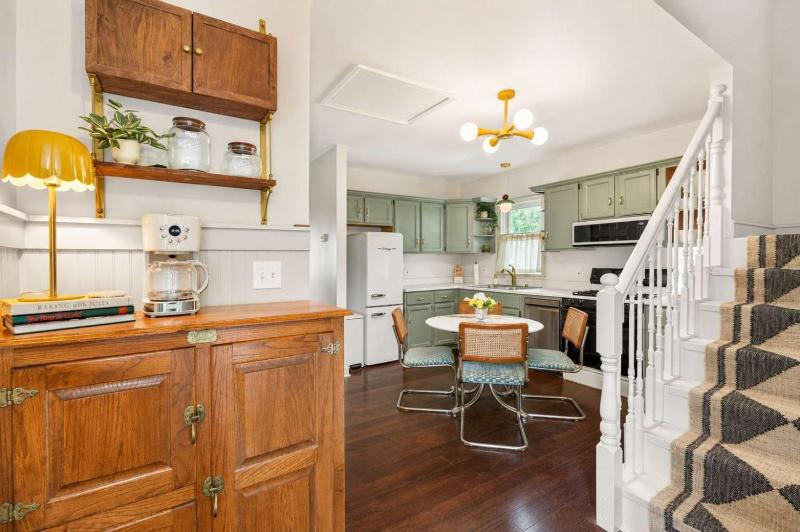 Urban Retro Retreat with Hot Tub & Spacious Yard - image 2