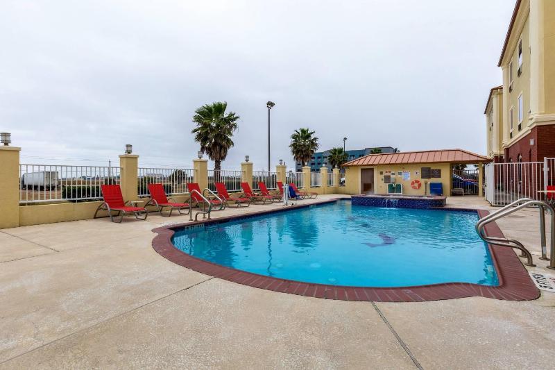 Comfort Suites Galveston Cruise Port Area - Beachside - image 32