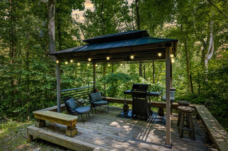 Whispering Waters cabin - image 20
