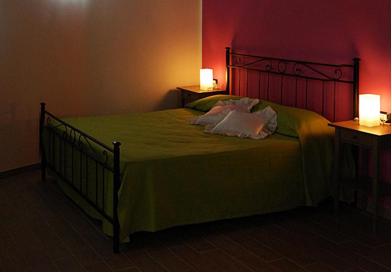 Double Room image 1