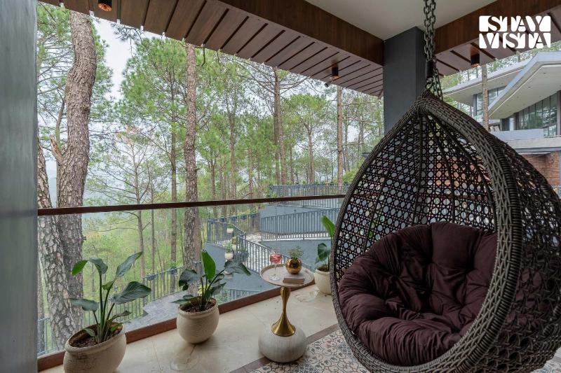 StayVista at Altiora Kasauli with Outdoor Pool & Lawn - image 8