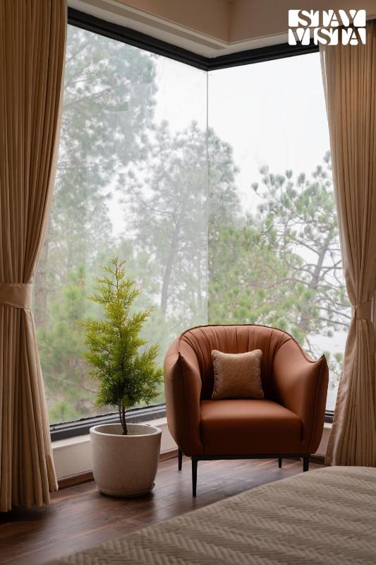StayVista at Altiora Kasauli with Outdoor Pool & Lawn - image 10