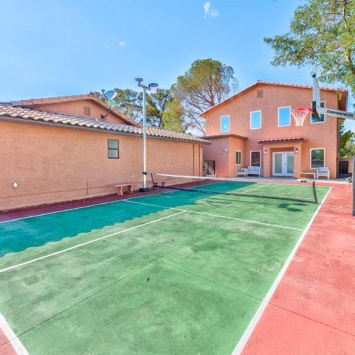 Villa Kensington Grand 8BR Estate for Families & Groups - image 16