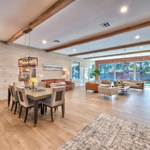 Villa Kensington Grand 8BR Estate for Families & Groups - image 7