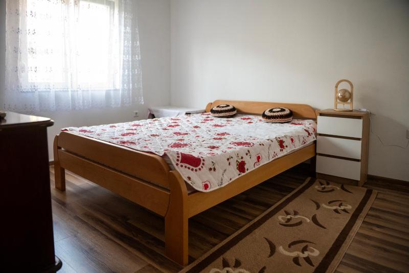Spacious Family Apartment - 2 Bedrooms & Private Garage - image 7