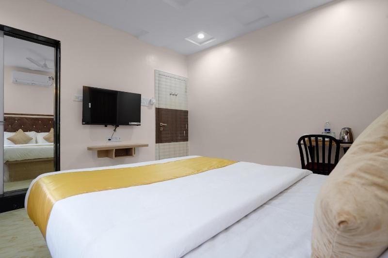 Hotel Royal Comforts - image 5
