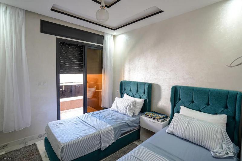 Charming 2-Bedroom Apartment in Martil with City Views - image 20