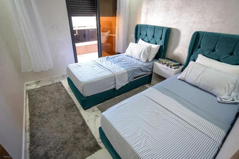 Charming 2-Bedroom Apartment in Martil with City Views - image 3