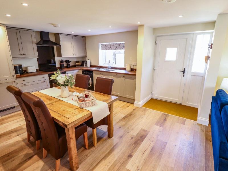 Smithy Cottage - image 7