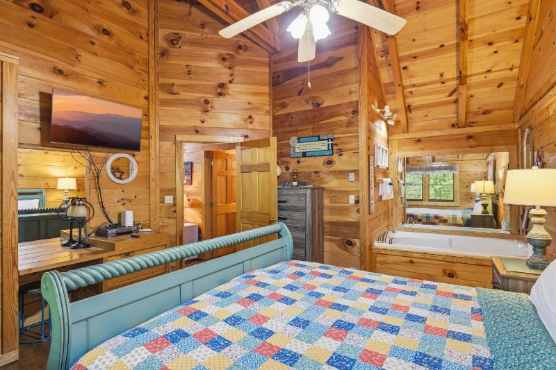 Bean Pot Cabin cabin - image 13