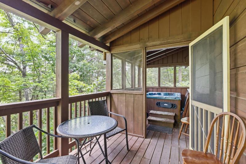 Bean Pot Cabin cabin - image 20