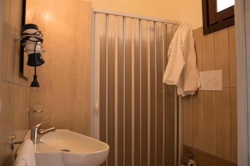 Double or Twin Room image 4