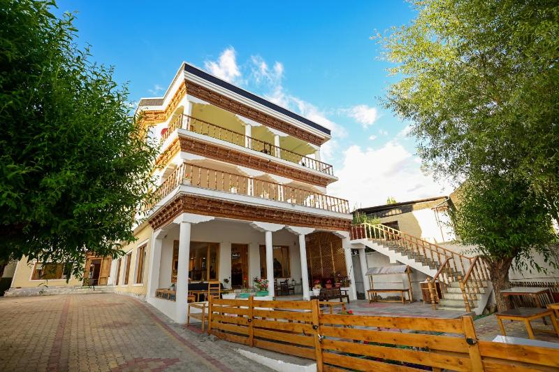 Hotel Karakoram - image 1