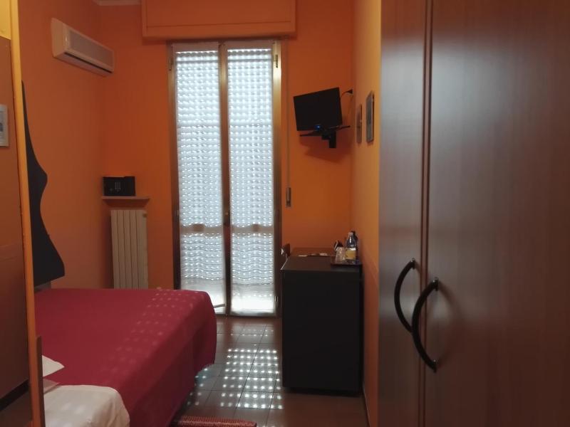 Single Room image 1