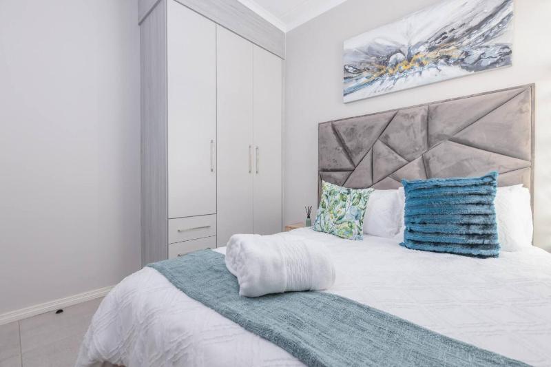 Serene 2-Bed Apartment in Midrand Lifestyle Estate - image 14