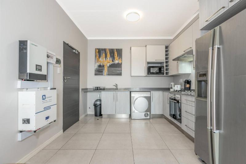Serene 2-Bed Apartment in Midrand Lifestyle Estate - image 11