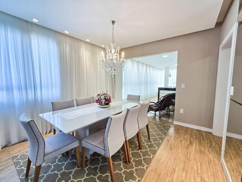 Spacious 3 Suite Apartment with BBQ and 2 Parking Spaces in Meia Praia Itapema - image 23