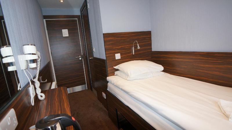 Single Room image 1