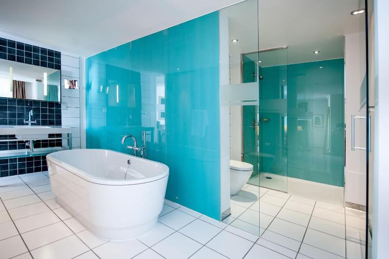 Luxury King Room image 3