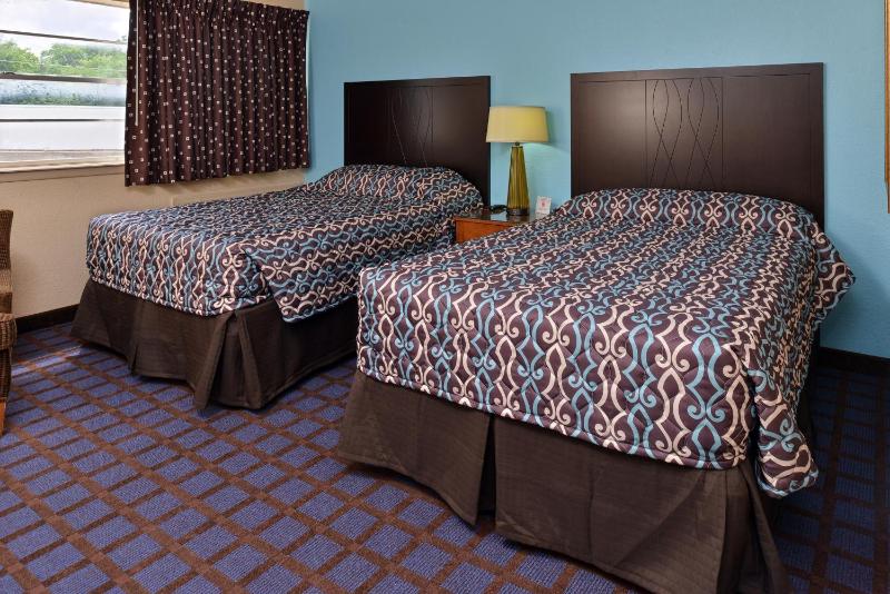Double Room with Two Double Beds image 3