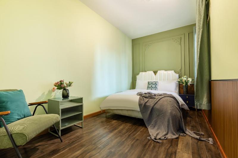 Qiyun Homestay riverfront view Hongyadong Chongqing - image 2