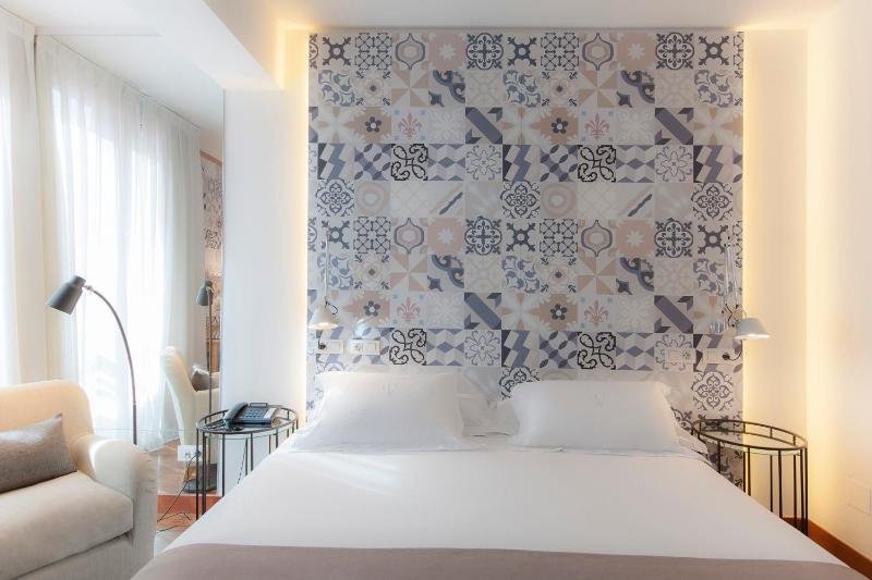 Double or Twin Room (1-2 Adults) image 3