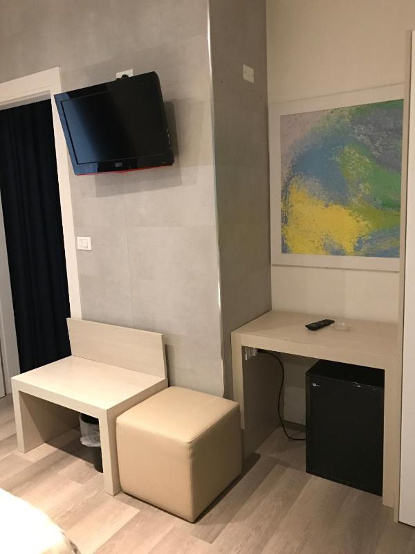 Elegance Double Room with access to the Beach  image 4