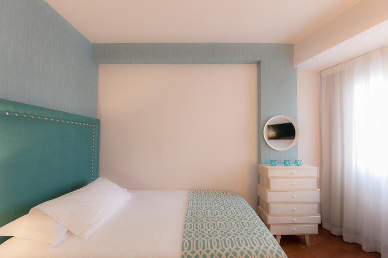 Small Single Room image 1