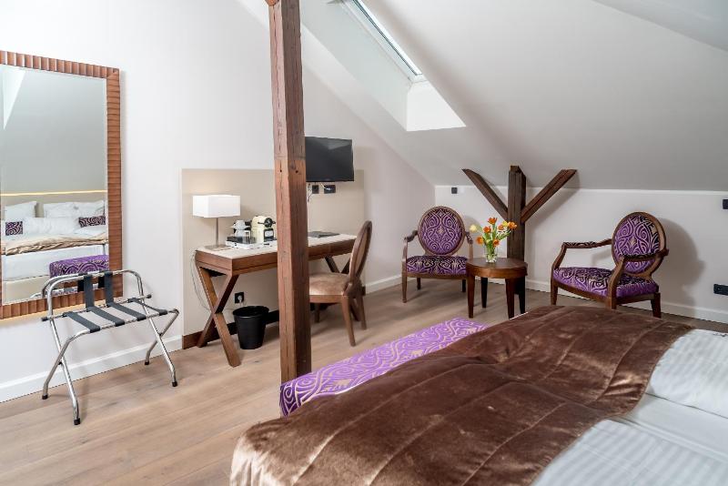 Superior Triple Room image 2