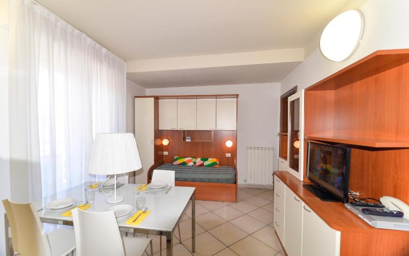 Riviera Residence - image 2