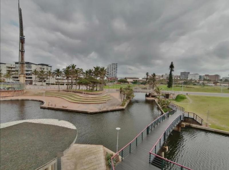 Waterfront and habour with pool - image 7